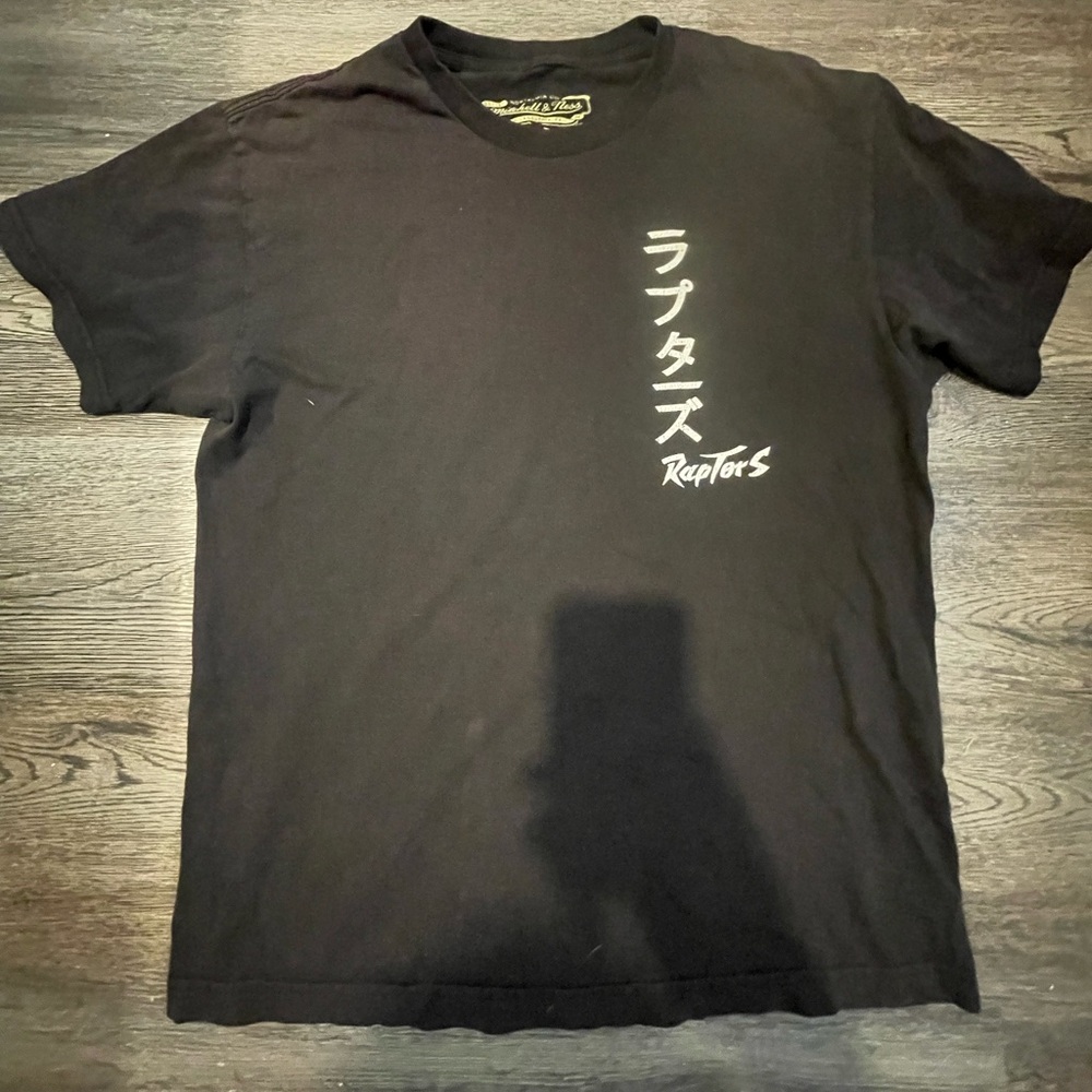 Black Fashion raptors T-shirt size Large